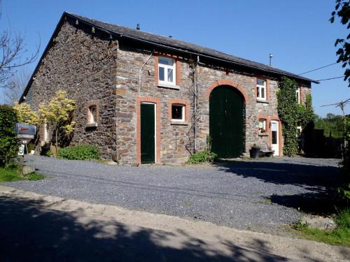 Commanster House | Rustic Farm Stay in Rogery