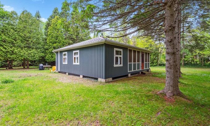 South Bruce Peninsula Cottage | Rustic Fishing Cabin near Sauble