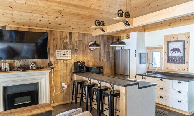 Fenelon Falls House | Rustic Lodge Cabin Retreat
