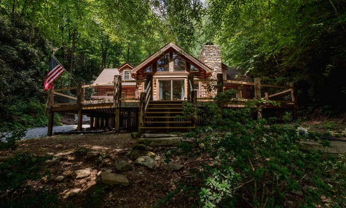 Brevard Cabin | Rustic Pines Cabin | Peaceful, Classic Cabin Near Brevard