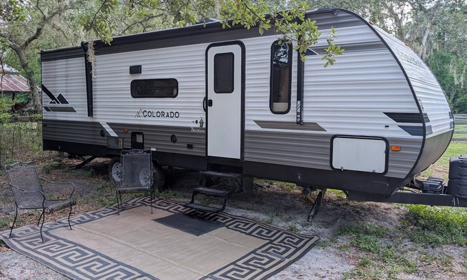 Chuluota House | Rustic Pines Ranch Cozy Camper
