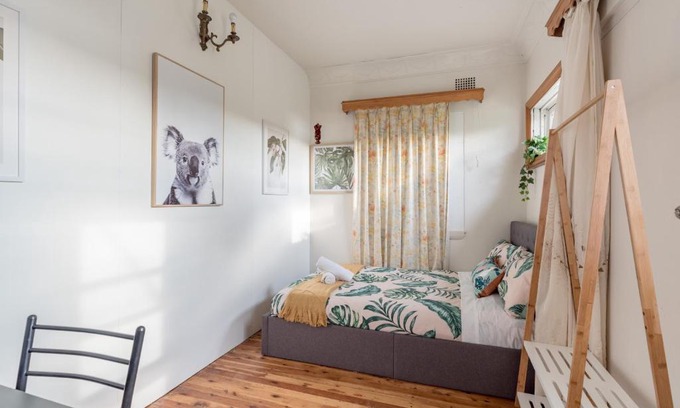 Sans Souci House | Rustic Private Room in Waterfront Beach Retreat 4 - SHAREHOUSE