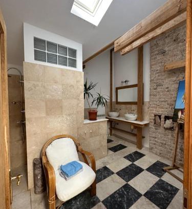 Old Town Apartment | Rustic room 2 next to beach