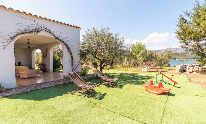 Cala Liberotto Villa | Rustic Villa with Wi-Fi, Air Conditioning and Beautiful Garden