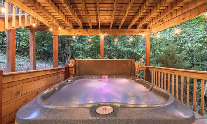 Blue Ridge Cabin | Rusty Creek Cabin | Hot Tub | Peaceful Retreat