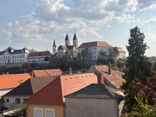 Veszprem Apartment | Séd Völgye Apartman