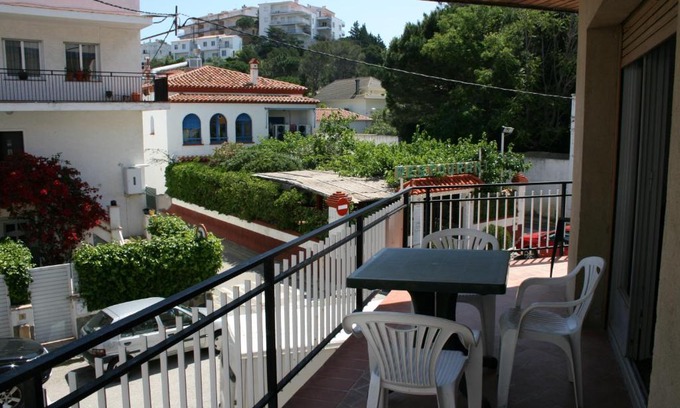 Llanca Apartment | S. Elcano 1-D