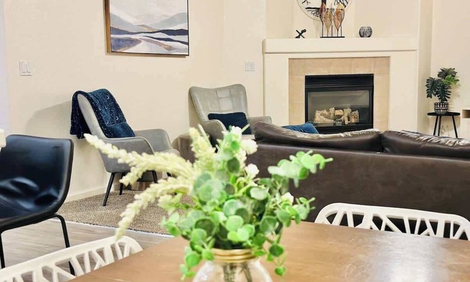 Reno House | S Reno/5Bedroom/3Bath/Sleeps18