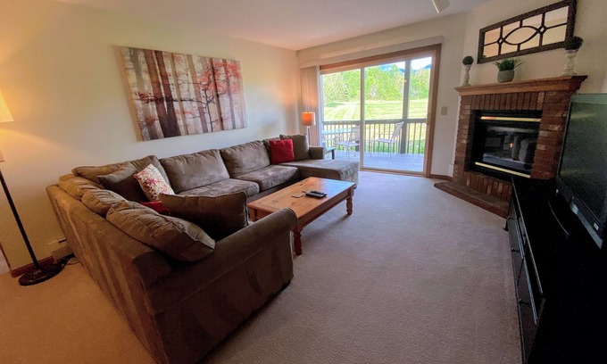 Bretton Woods Condo | S10 Cozy Bretton Woods ground level condo, mountain views, large yard, dog friendly, Great Location!