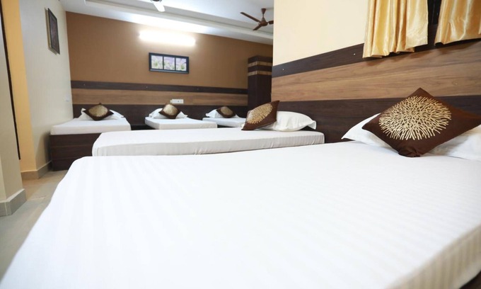 Mylapore Tiruvallikk Hotel | S4 Residency