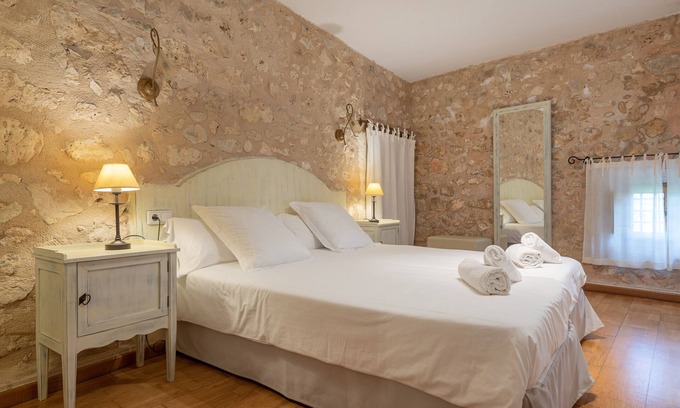 Vilafranca de Bonany Apartment | SA FRANQUESA VELLA - ANTONI I CATALINA CANONGE -Charming apartment in agritourism
