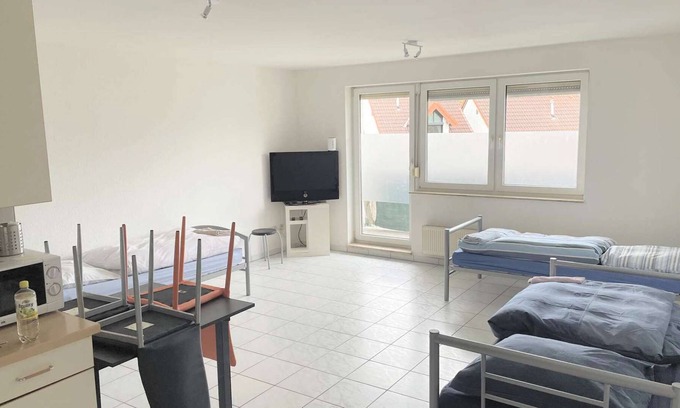 Sankt Augustin Apartment | SA03 work & stay apartment with WiFi and balcony