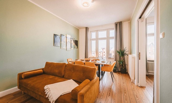 Lubeck City Centre Apartment | Sadebo: 7 Guests Parking lot Central Kitchen