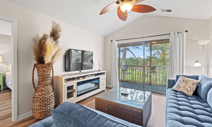 Pawleys Island Condo | "Safe Harbor" Stunning Golf & Lake Viewsn2 Bedroom 2 BathnProfessionally Cleaned