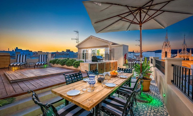 Centro Apartment | Sagrado Corazon - Holiday penthouse in Malaga by Solaga