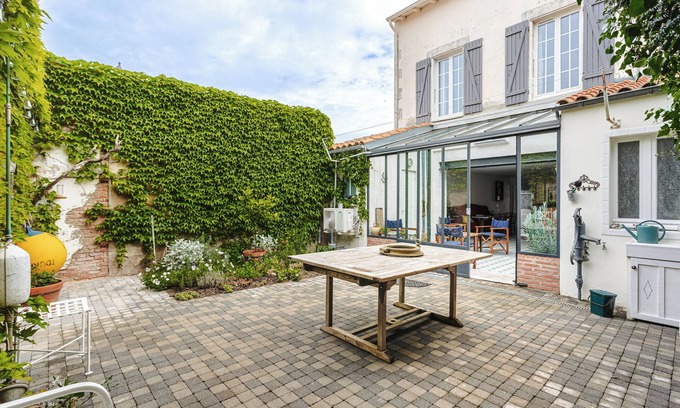 Saint-Trojan-les-Bains House | Saint-Trojan – 4-Bedroom House with Sea View, Wi-Fi, City Center, Ideal for 8 Guests