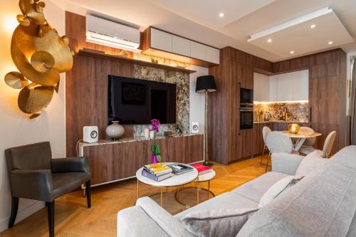 6th Arrondissement Apartment | SaintGermainByCecile - Luxueux 4 pièces AC Perle