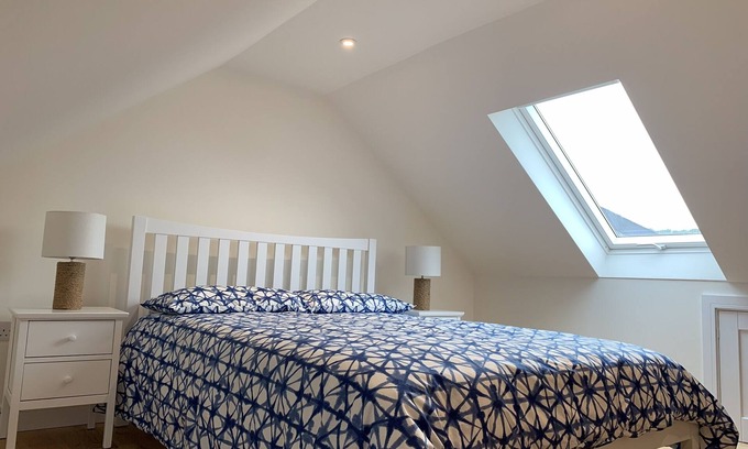 Salcombe House | Salcombe house, sleeps 4, with parking, 5 minute walk to town