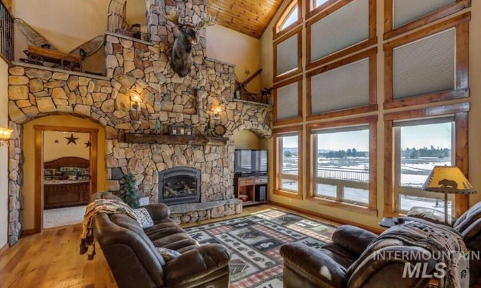 Donnelly Apartment | Salmon Run Retreat .
