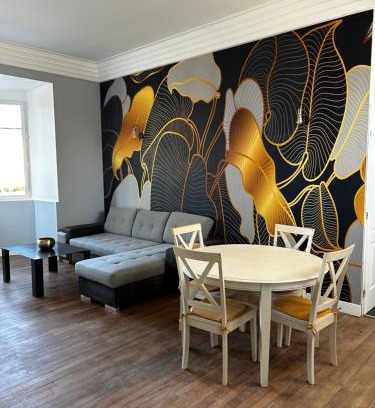 La Celle-sous-Gouzon Apartment | Salon lumineux