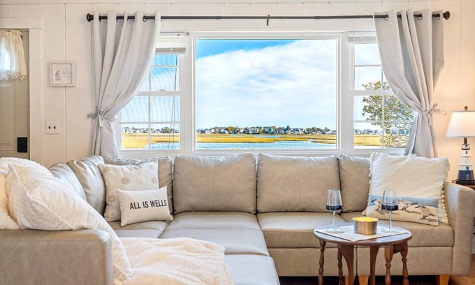 Wells House | Salt Box by the Sea: Water View - Charming 3-bedroom Cottage in Wells!