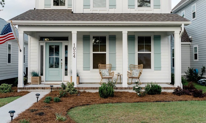 Southport Cottage | Saltwater Haven: a clean & charming cottage located near downtown Southport