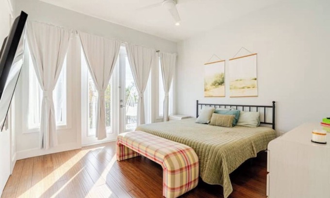 Central Sarasota House | Saltwater Pool+Hot Tub, Grill, Walk Downtown