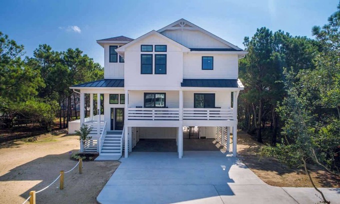 Whalehead Beach House | Saltwater Pool, Outdoor Bar, & 5-Min Walk to Beach