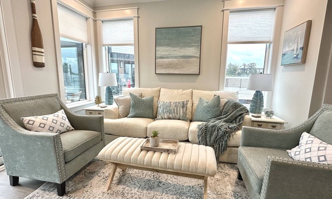 Wilmington Historic District Apartment | Saltwater @ The Cove Riverwalk Villas