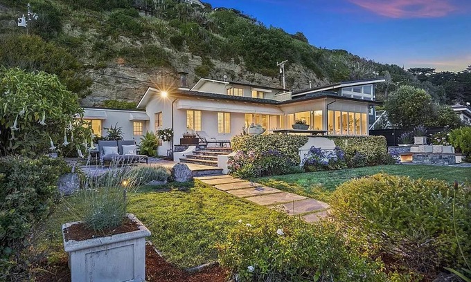 Aptos House | Salty Sunrise By the Sea