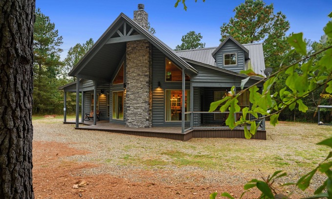 Broken Bow Cabin | Same Time Next Year: 2 BR + Loft, 3 Bath, Sleeps 8