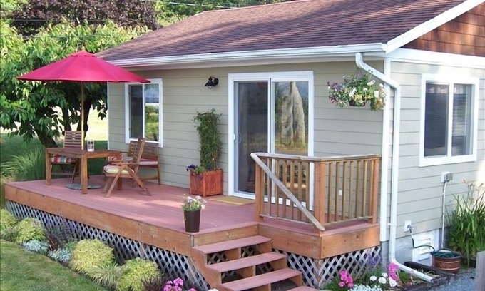 Bow Cabin | Samish Island Waterfront Cabin - Peaceful getaway, great for remote working