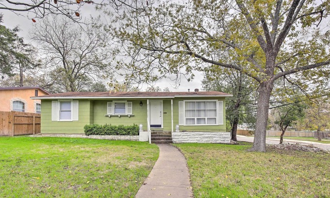 Willshire Terrace House | San Antonio Home w/ Yard ~ 6 Mi to Dtwn