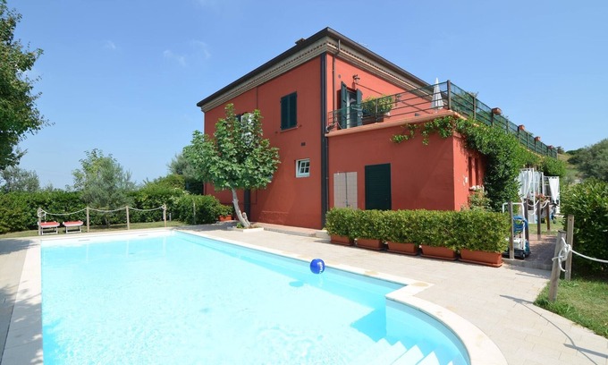 Passano Apartment | San Marino Poolside Stay