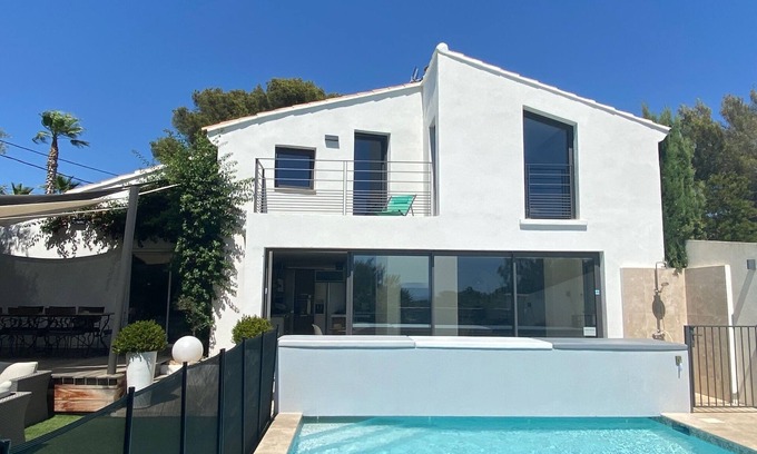 Sanary-sur-Mer Villa | Sanary sur Mer Villa entirely renovated with swimming pool, any comfort 170 m2