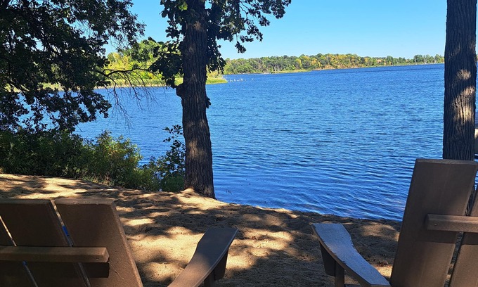 Flom Cottage | Sand Lake Farm-Cottage