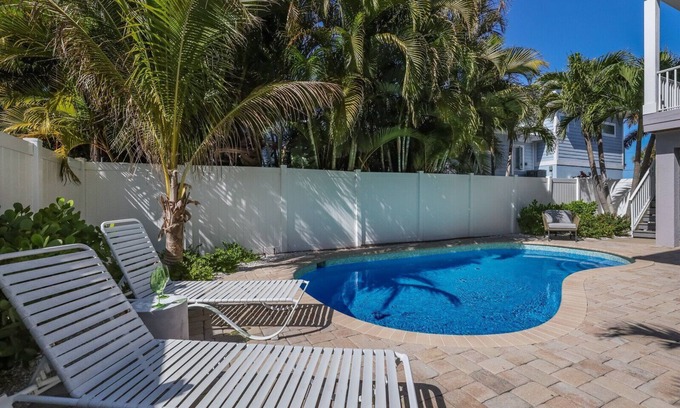 Holmes Beach House | Sand N Sea by Duncan Real Estate