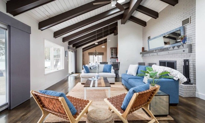 Cedar House | Sandbar Cedar Cottage on Lake Leelanau