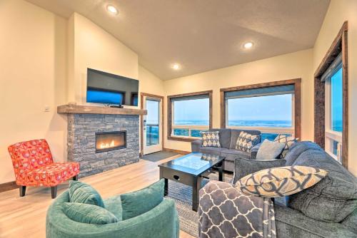 Waldport House | Sanderling Sea Cottages, Unit 5 with Ocean Views!