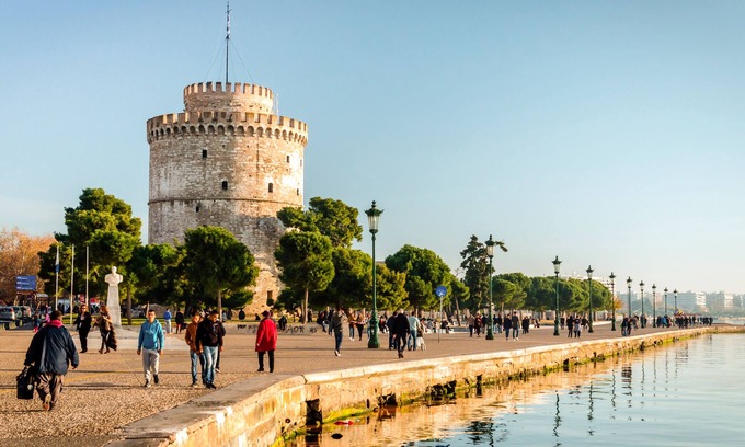 Thessaloniki Apartment | Sanders Arch - Pleasant 1-bdr Apt w Balcony