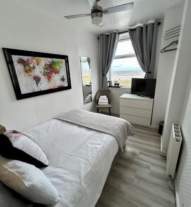 South Shore Hotel | Sandford Promenade