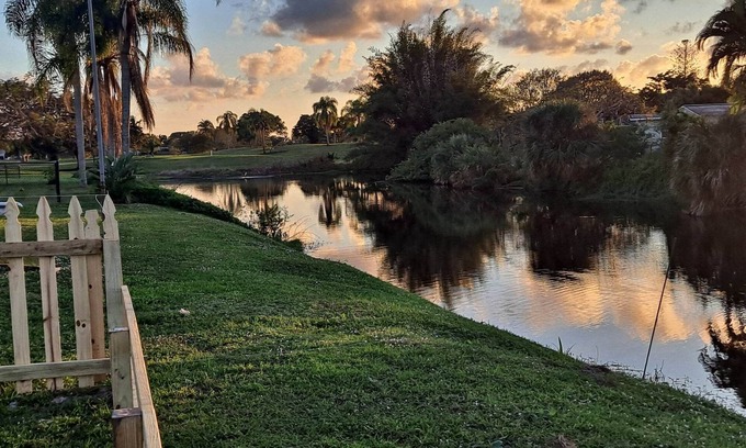 Port Saint Lucie House | Sandpiper Bay Breeze On A Lake By The Golf Course (Club Med Area)