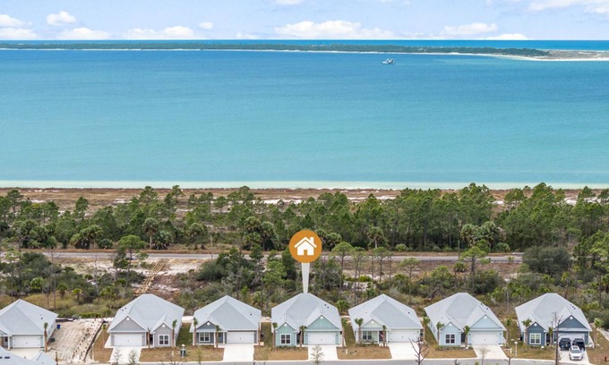 Port St. Joe House | Sandpiper By-the-Sea Entire Home! 5 min walk to the beach and pool!