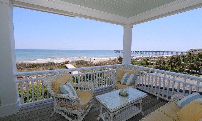 Wrightsville Beach House | Sandpiper Cottage - Oceanfront home with gourmet kitchen, Jacuzzi and more