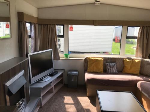 Clacton-on-Sea Resort | Sandra's Seawick Holiday Caravan