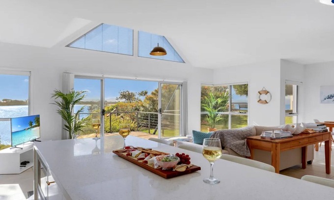 Culburra Beach House | Sandy Cove - family accommodation