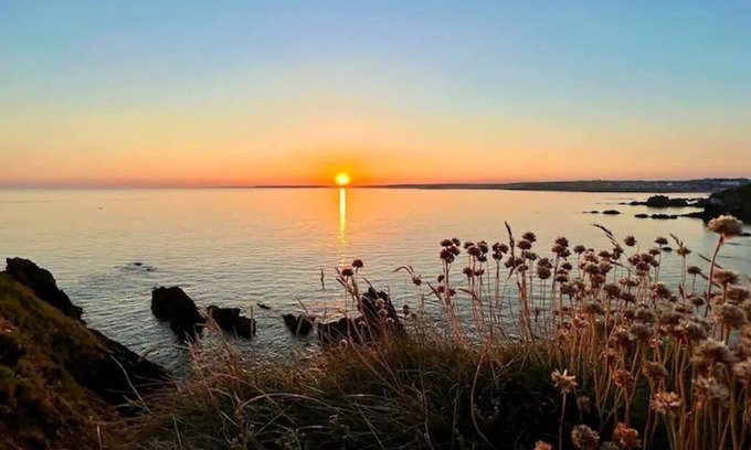 Hope-Cove Apartment | Sandy Nook - The Perfect Beach Front Getaway in Beautiful Hope Cove, South Devon