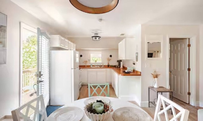 Roseland Apartment | Sandy Pines Perch Indian River Base Camp