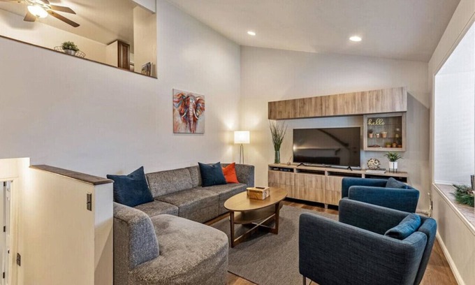 Sandy House | Sandy Ski Cottage | Central | Free Massage* | Patio