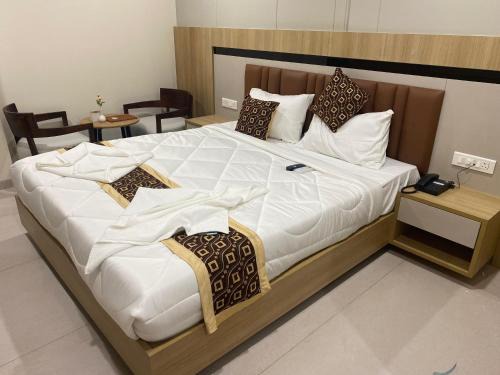 Hyderabad Hotel | Sangam Hotel by Sameeksha Hospitality
